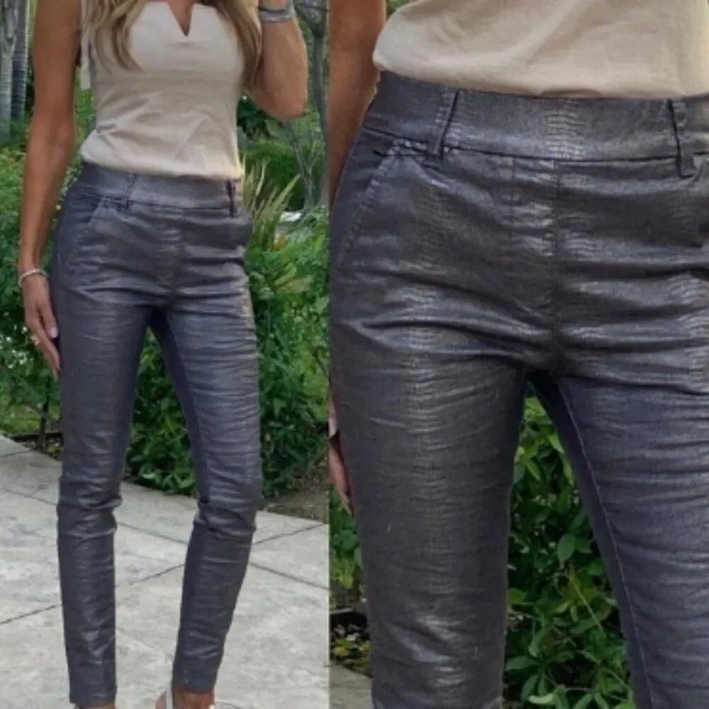 Like New! Bevy Flog Dafna High Rise Slim Pull On Pants w/ Belt Loop Size 26